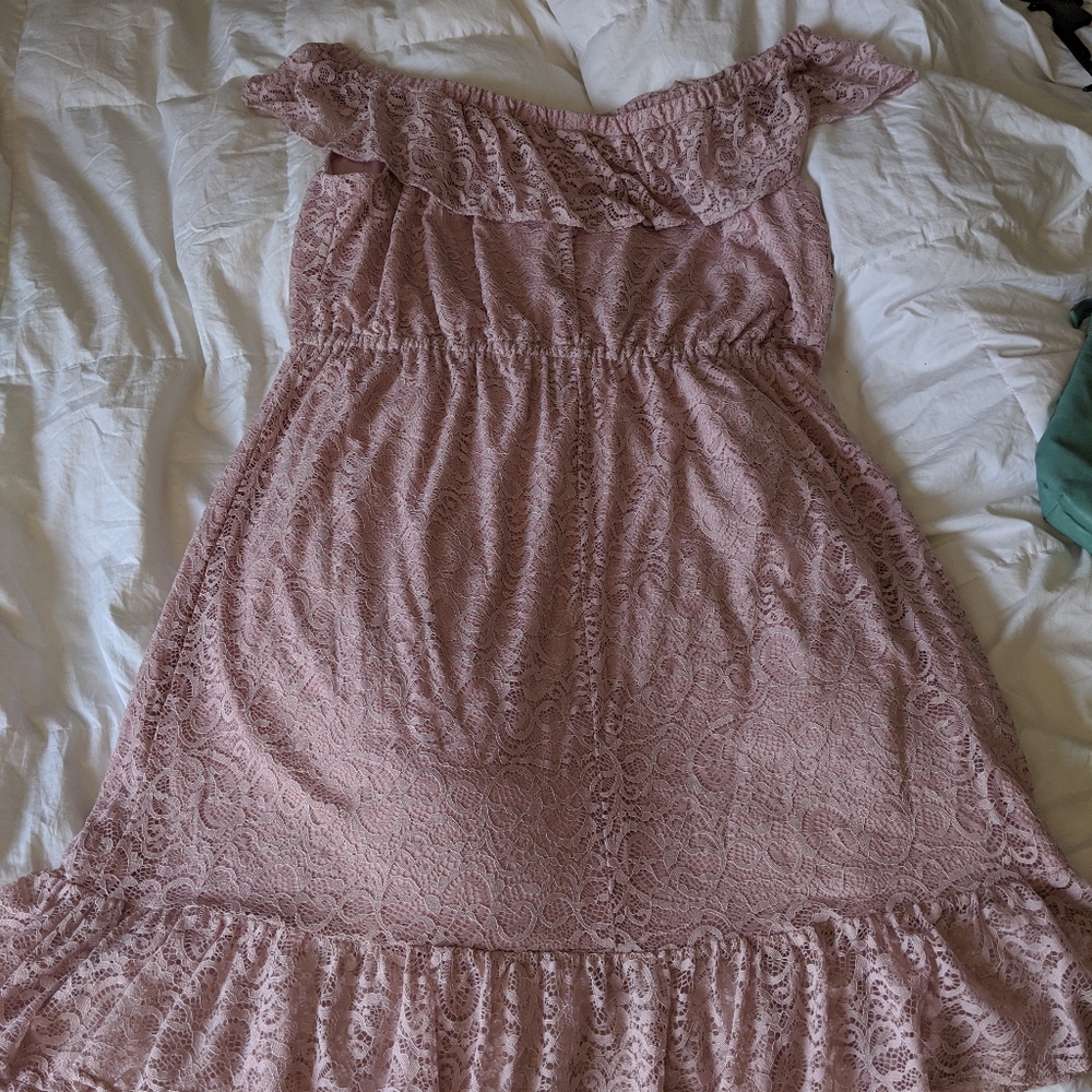 Dusty pink lace on/off shoulder dress
